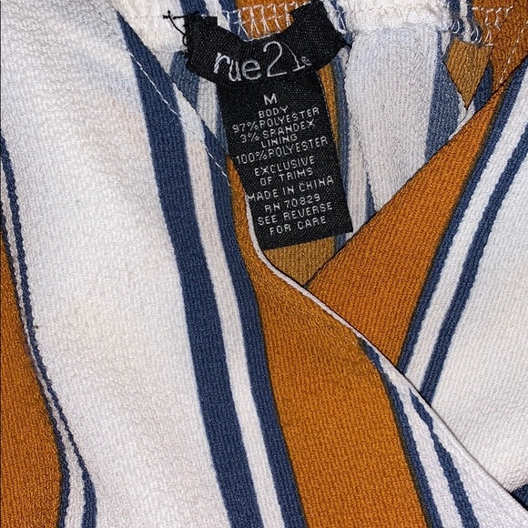 NWOT! Never worn! Jumpsuit ! Gold blue and white. - Picture 4 of 4